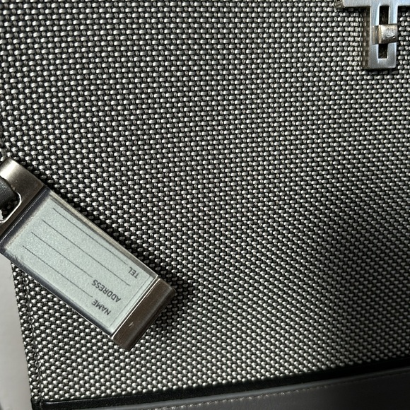 🎀Tumi Voyager Business Tote - Picture 5 of 16